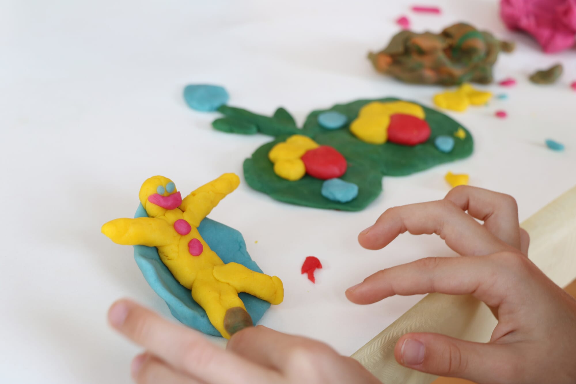 Modeling clay set of 4 basic colors | Manufactum