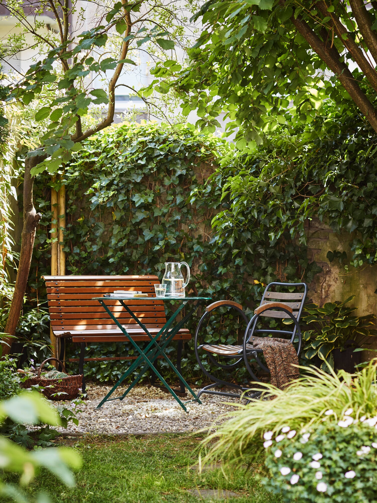 Kleine Gartenbank