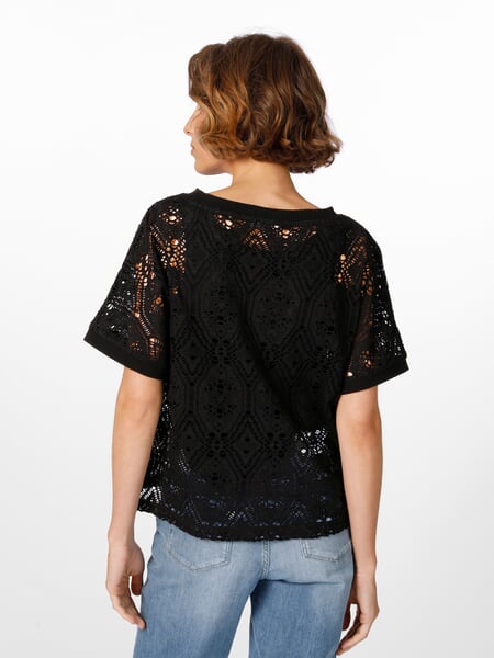 Damenshirt Lochmuster Schwarz, Tragebild