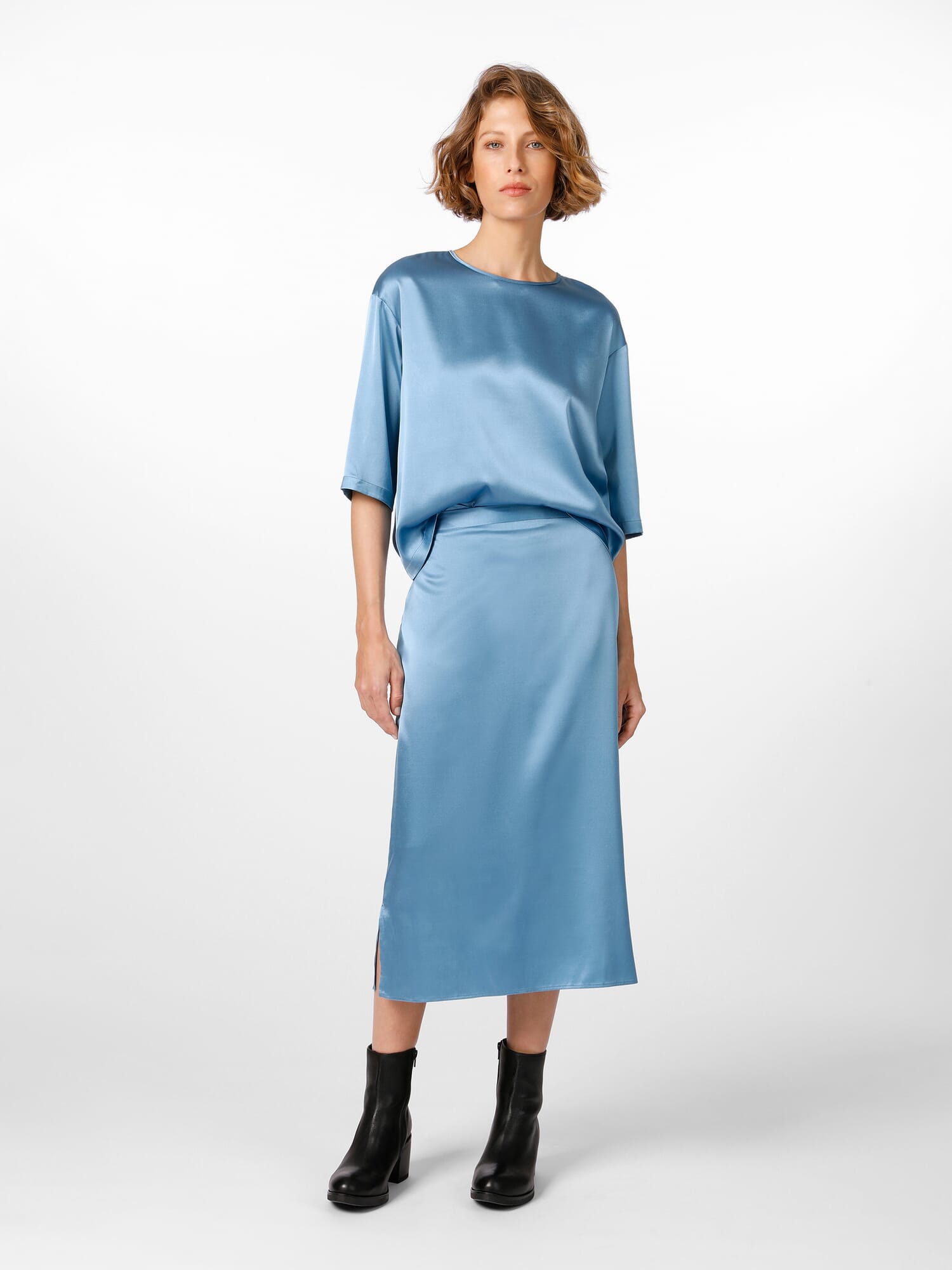 Ladies skirt silk satin, Medium blue | Manufactum