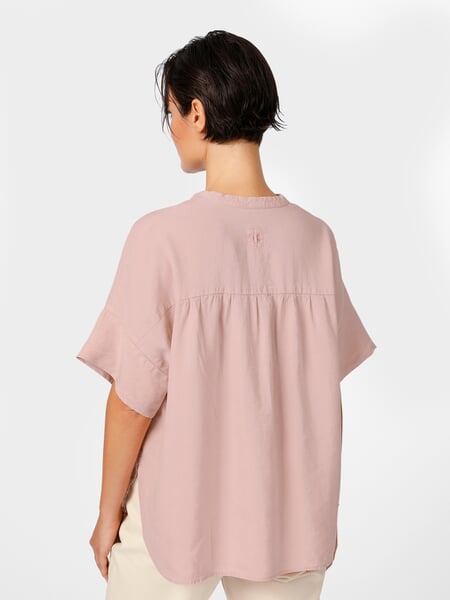 Ladies slip blouse Old pink, presented on a model