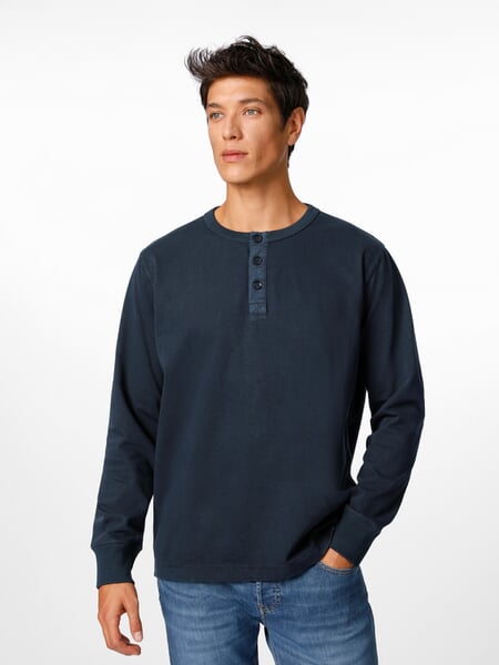 Men's Henley shirt Dark blue, presented on a model