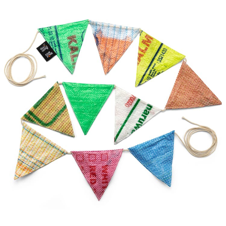 Upcycling pennant chain