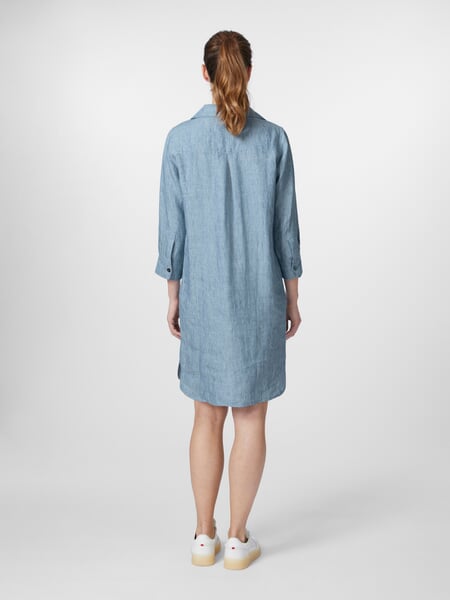 Leinenkleid Hellblau, Tragebild