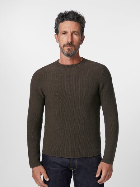 Pull en maille pour homme Marron, présenté sur un modèle