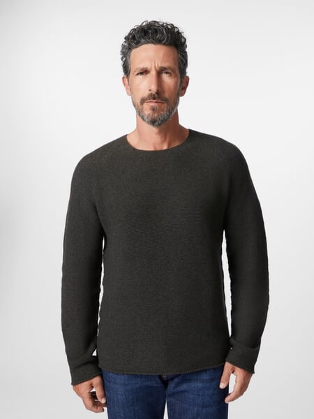 Seldom Men sweater raglan sleeves Green, presented on a model