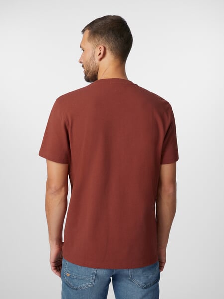 Heren T-shirt Katoen Auburn, gepresenteerd op een model
