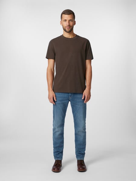 Mens t shirt cotton Brown, presented on a model