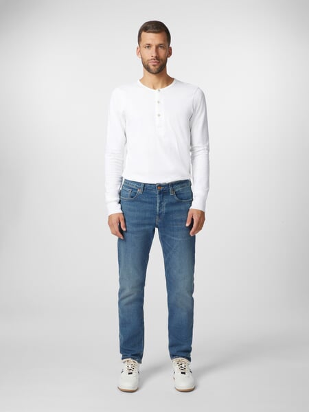Men's Hank Mid Tapered Jeans" Blue, presented on a model