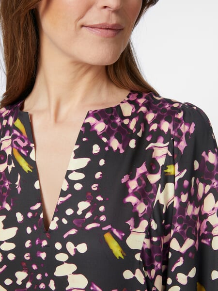 Damenkleid Print Schwarz-Violett, Detailsicht
