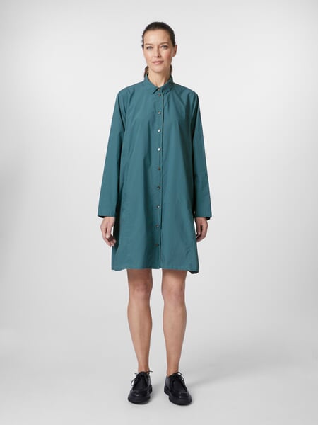 Dames blousejurk Benzine, gepresenteerd op een model
