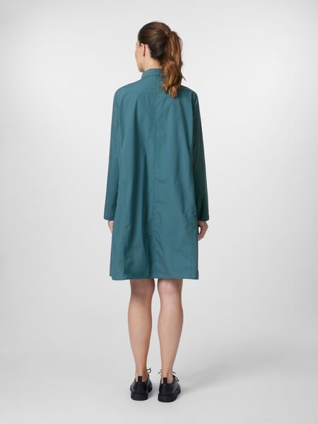 Dames blousejurk Benzine, gepresenteerd op een model