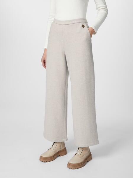 Ladies knit pants Ecru, presented on a model