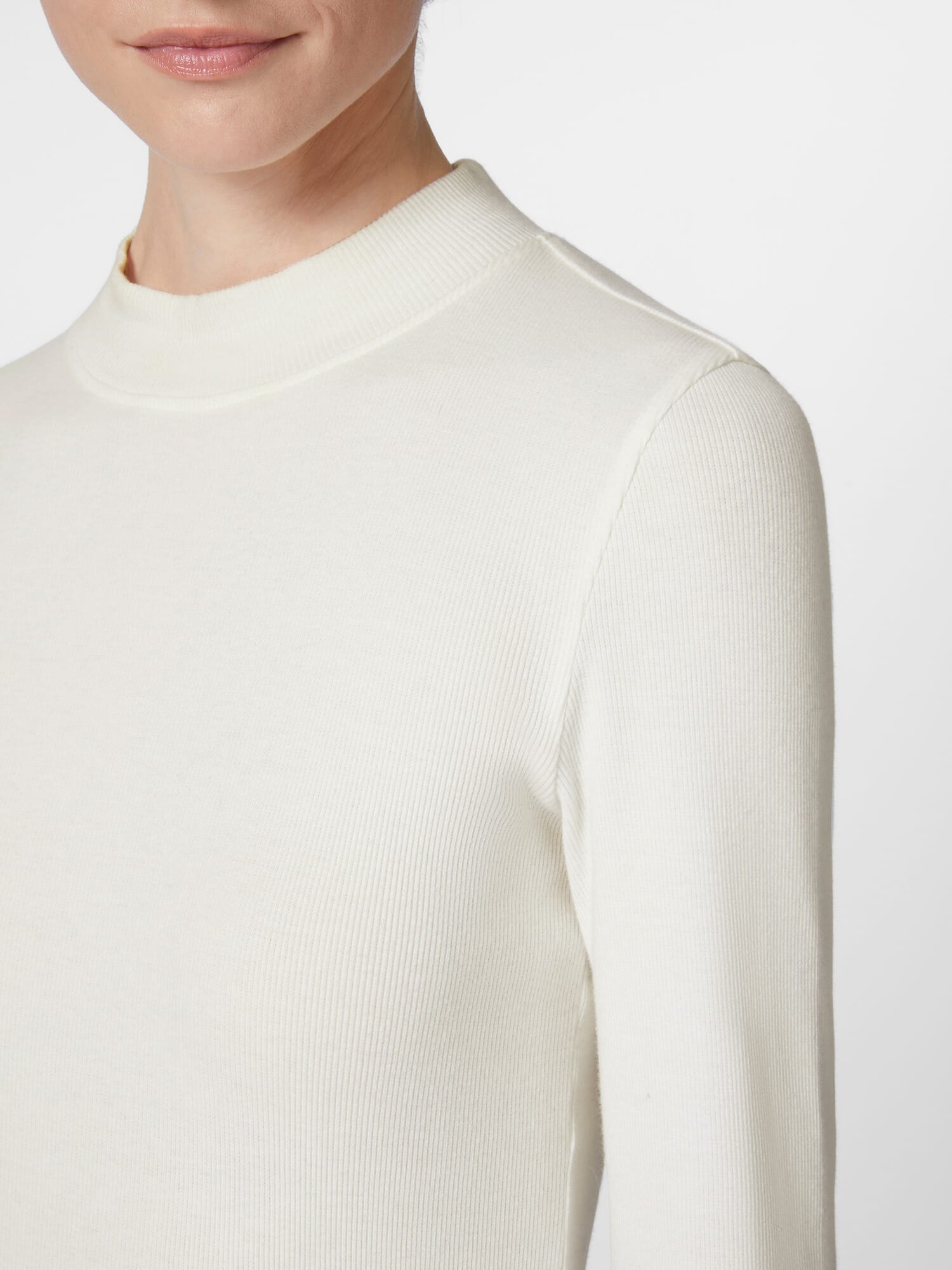 long length white ladies shirts