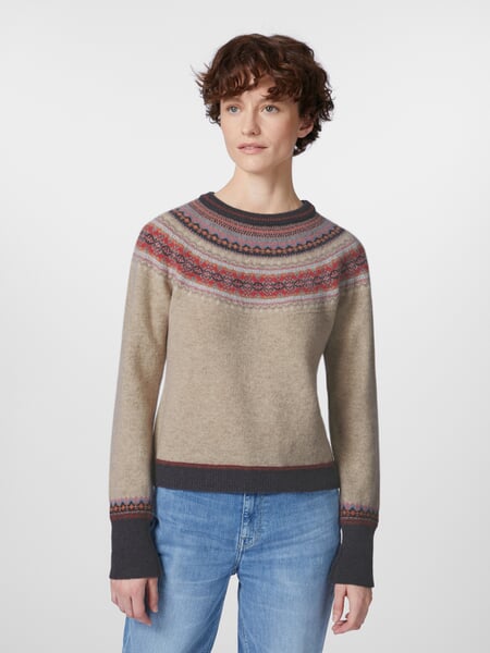 Pull court pour femme Naturel, présenté sur un modèle