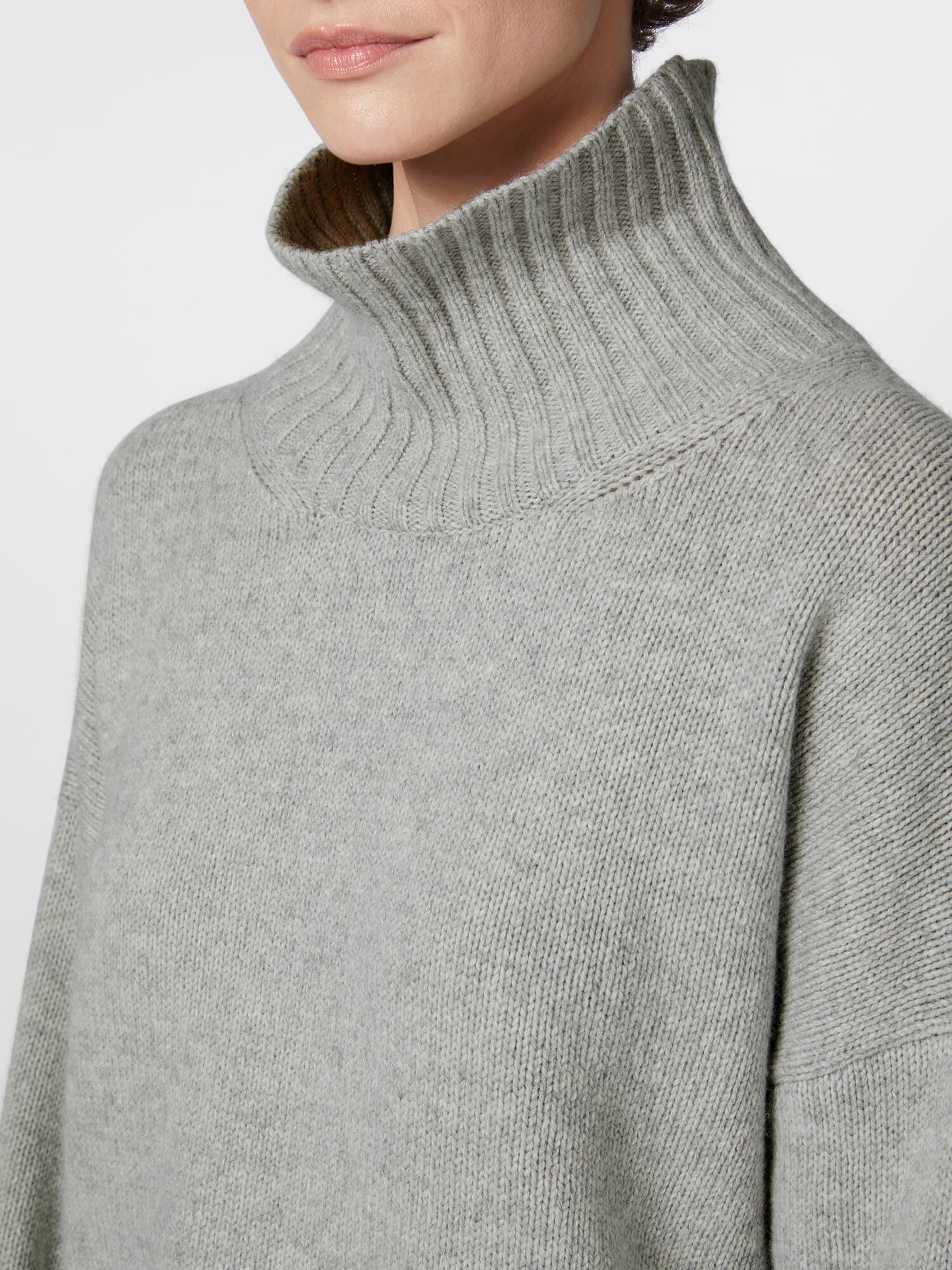 oversized-womens-sweater.jpg?