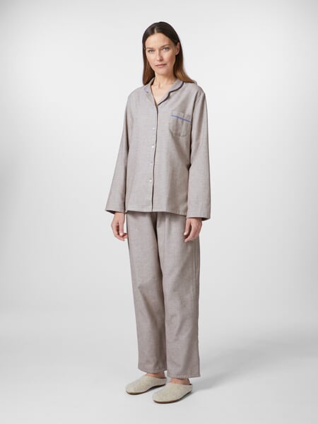Damen-Flanellpyjama Beigemelange, Tragebild