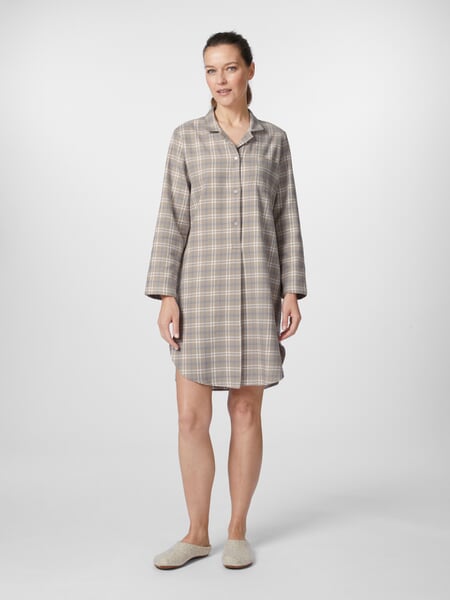 Damen-Nachthemd kariert Beige-Blau, Tragebild