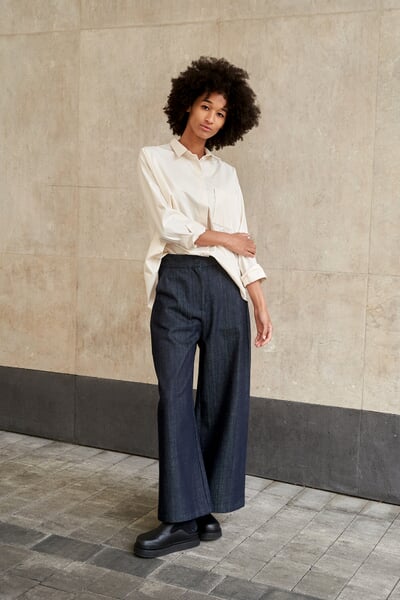 Pantalon femme jambe large Bleu foncé, exemple dapplication