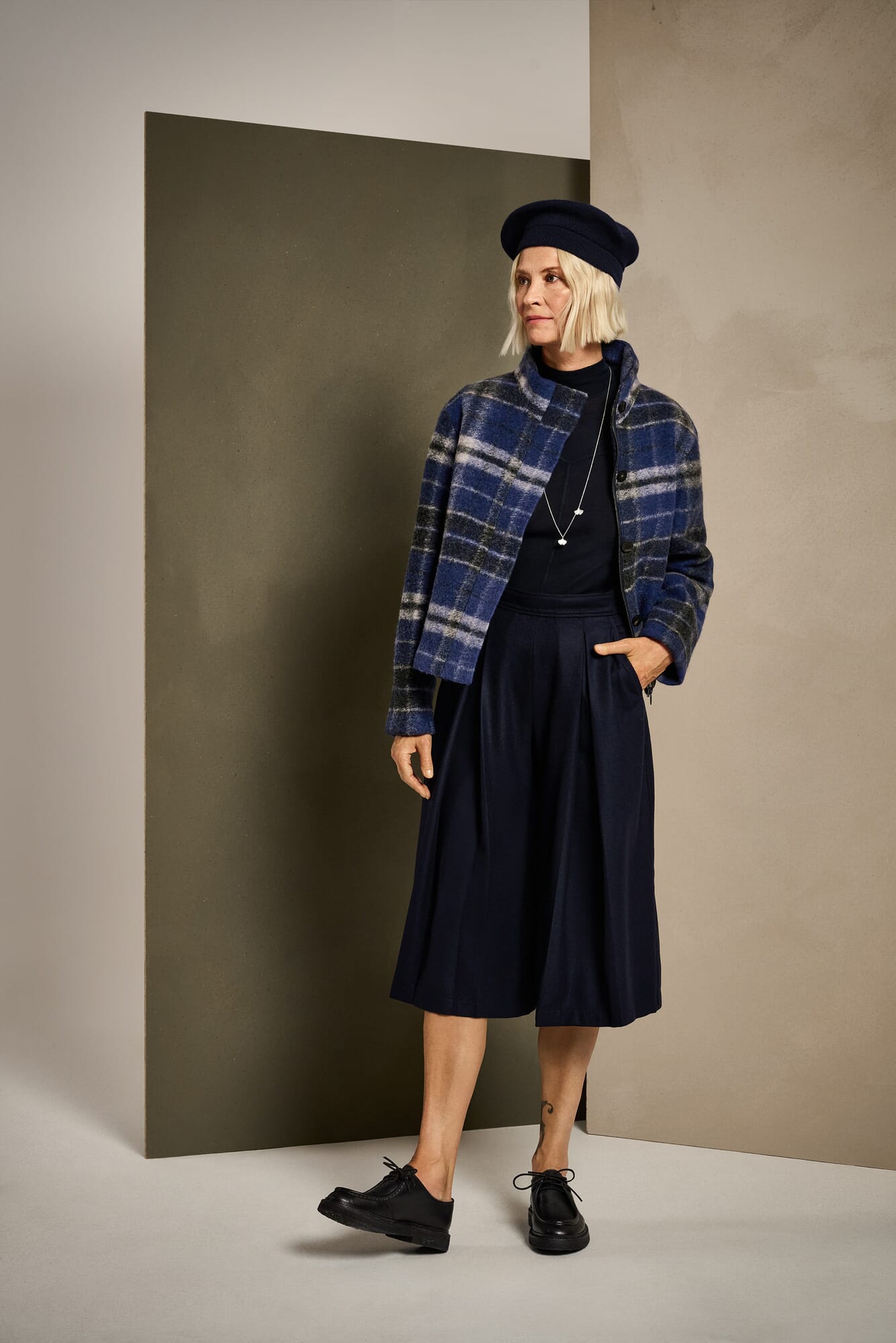 FINE WOOL COTTON TWILL SKIRT ダークブルー FINE WOOL COTTON TWILL SKIRT ダークブルー