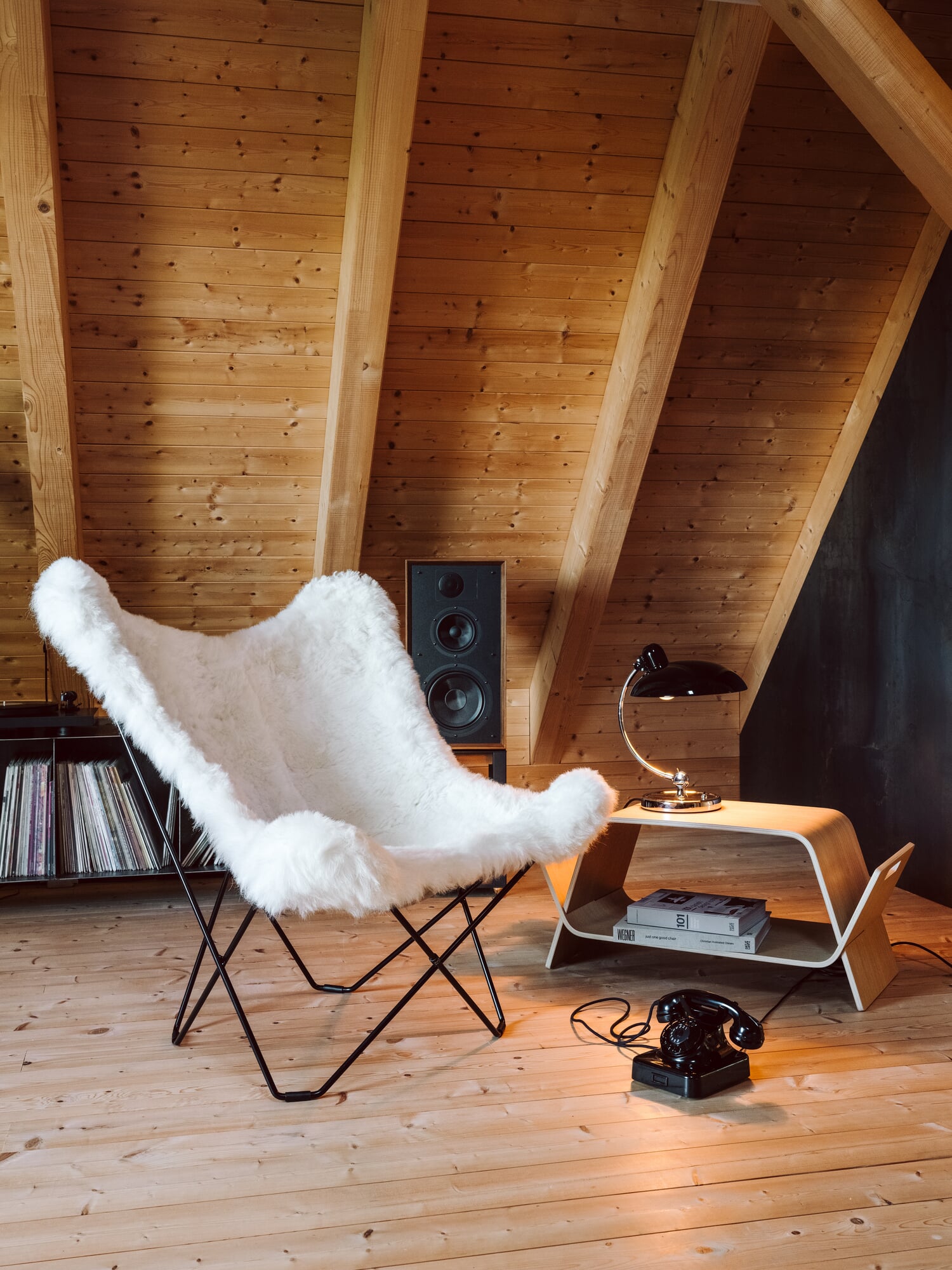S) Mariposa Icelandic sheep bat chair | Manufactum