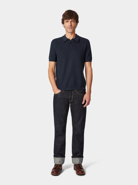 Gebreide herenpolo Donkerblauw, gepresenteerd op een model