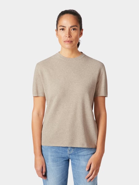 Pull en maille pour femme Naturel, présenté sur un modèle