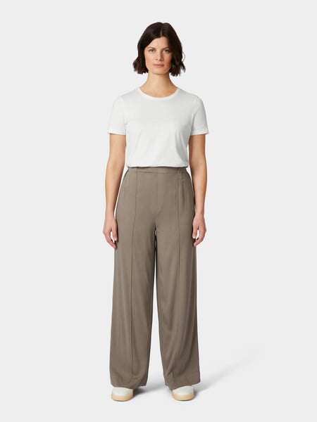 Damen-Schlupfhose Taupe, Tragebild