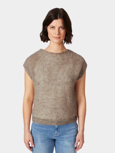 Strikket vest til kvinder Beige, præsenteret på en model