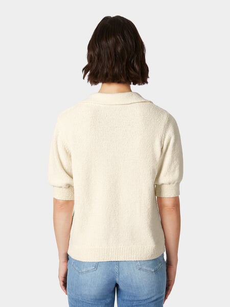 Polo en maille bouclette pour femme Blanc naturel, présenté sur un modèle