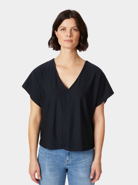 Women's Short-Sleeve TENCEL™ Shirt Dark blue, presented on a model