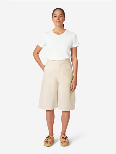 Women’s Bermuda Shorts Natural white
