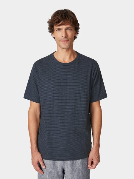 Herren-T-Shirt gestreift Navy-Blau, Tragebild
