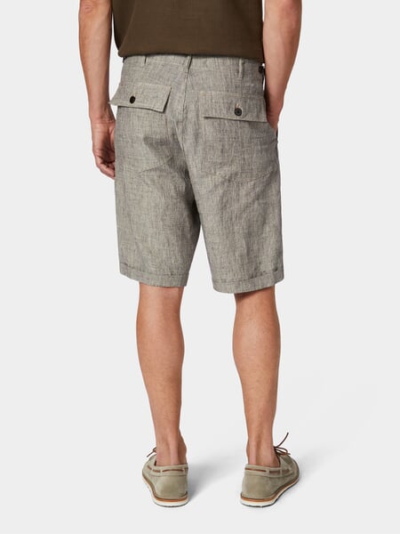 Linnen herenshort 1962 Beige gemêleerd, gepresenteerd op een model