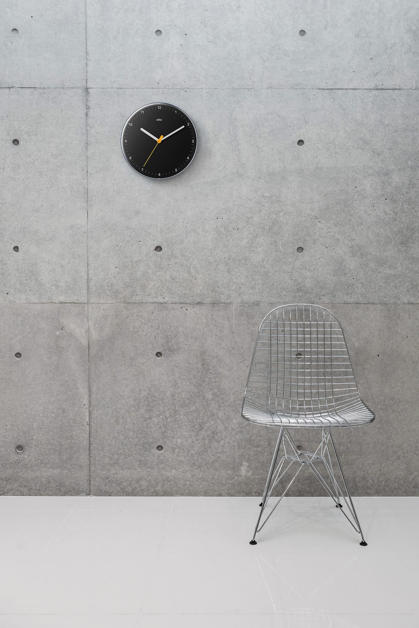 Wall clock Braun, small, Black | Manufactum