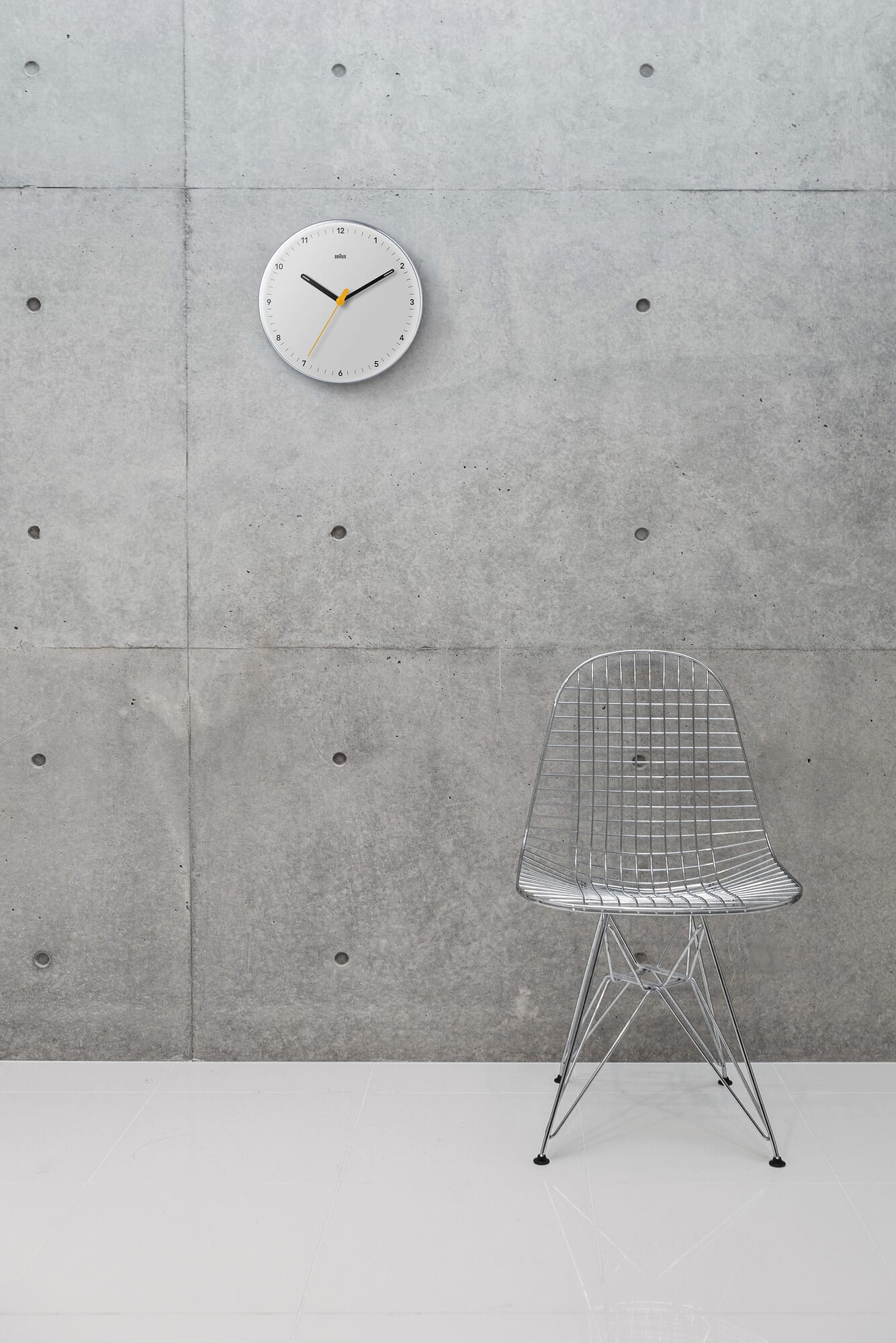 新品 KITH BRAUN Wall clock White Kith for Braun clock rethinks Dieter Rams and Dietrich Lubs