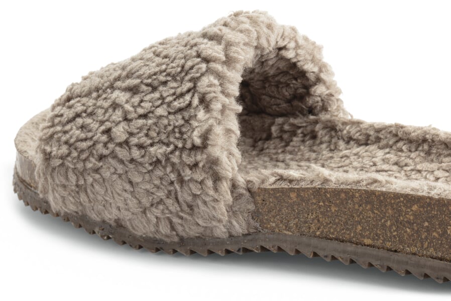 Damen-Pantolette Teddyplüsch Taupe, Detailsicht