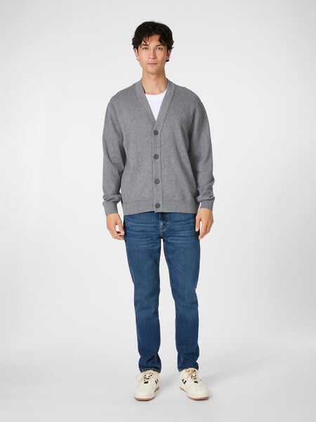 Herren-Strickjacke Graumelange, Tragebild