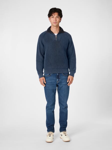 Herren-Stricktroyer Navy, Tragebild