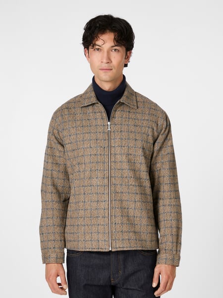 Veste pour homme avec fermeture éclair Camel, présenté sur un modèle