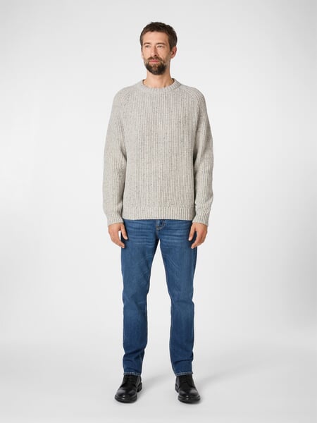 Herren-Strickpullover Hellgrau, Tragebild