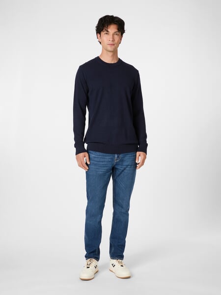 Men sweater merino wool Navy, presented on a model