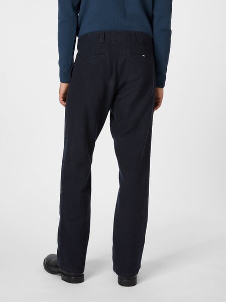 Pantalon homme rayé Noir marine, présenté sur un modèle