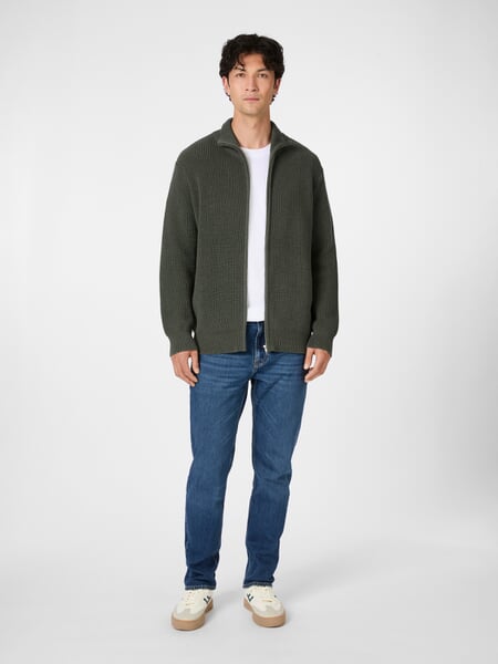 Herren-Strickjacke mit Zip Grünmelange, Tragebild