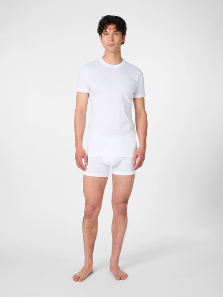 American-shirt voor heren Wit, gepresenteerd op een model