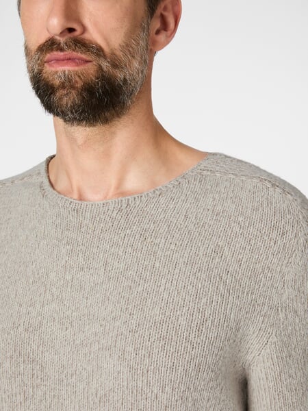 Men raglan sweater Natural taupe, close-up