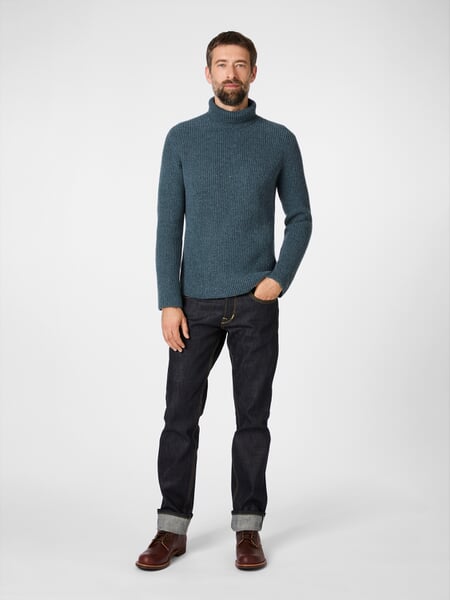 Men's sweater melange yarn Petrol, presented on a model