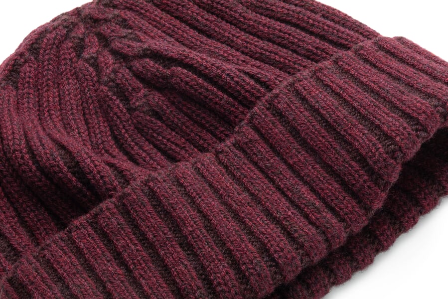 Herren-Strickmütze Rottöne, Detailsicht