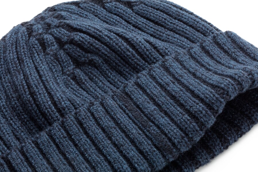 Herren-Strickmütze Blautöne, Detailsicht