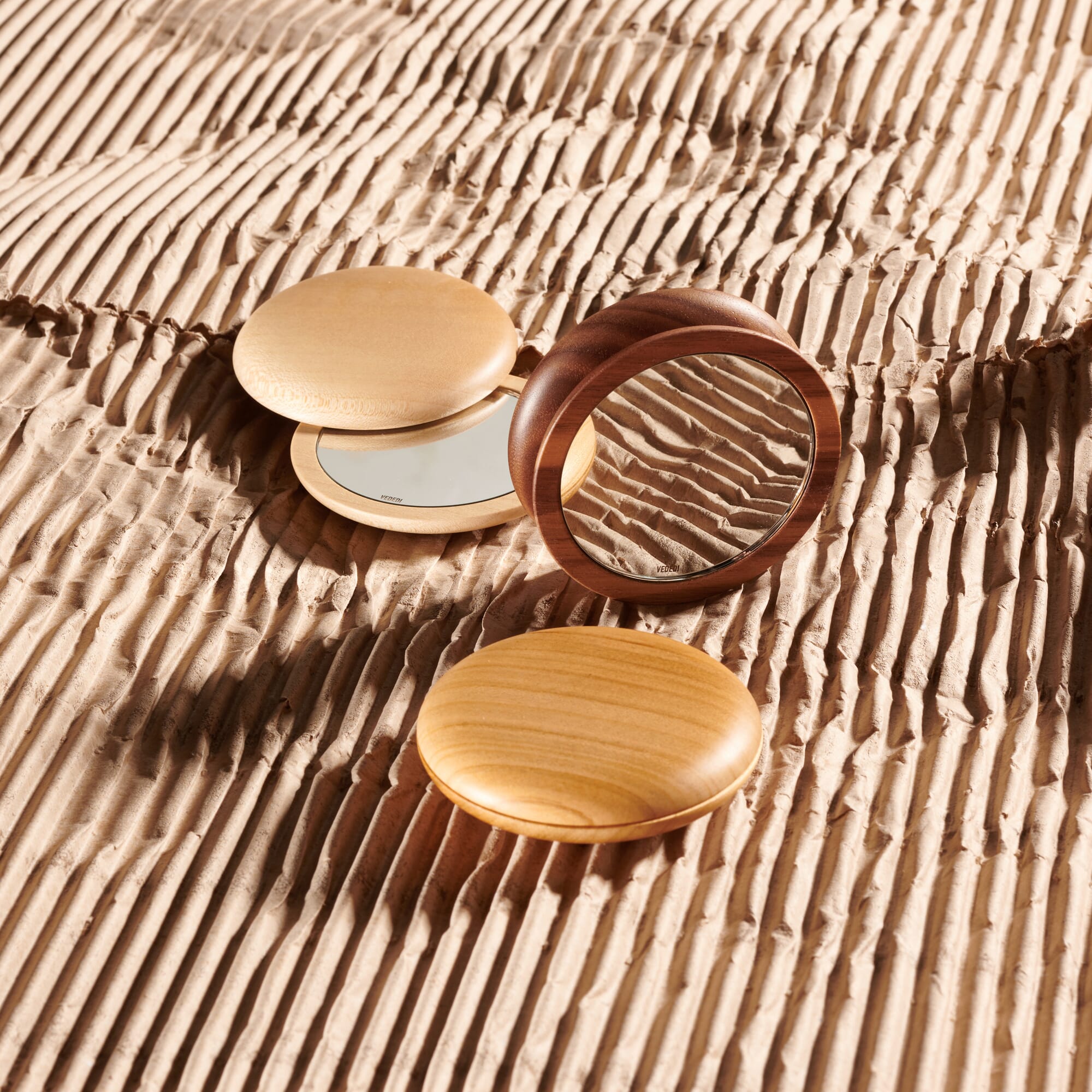 Laura pocket mirror, Walnut | Manufactum